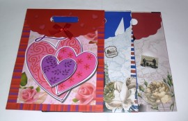 CAIXA DE PRESENTE TIPO SACOLA 31,5 X 24,5 COM LACO 