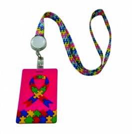 CRACHA EMBORRACHADO ROSA COM CORDAO RETRATIL AUTISMO TEA